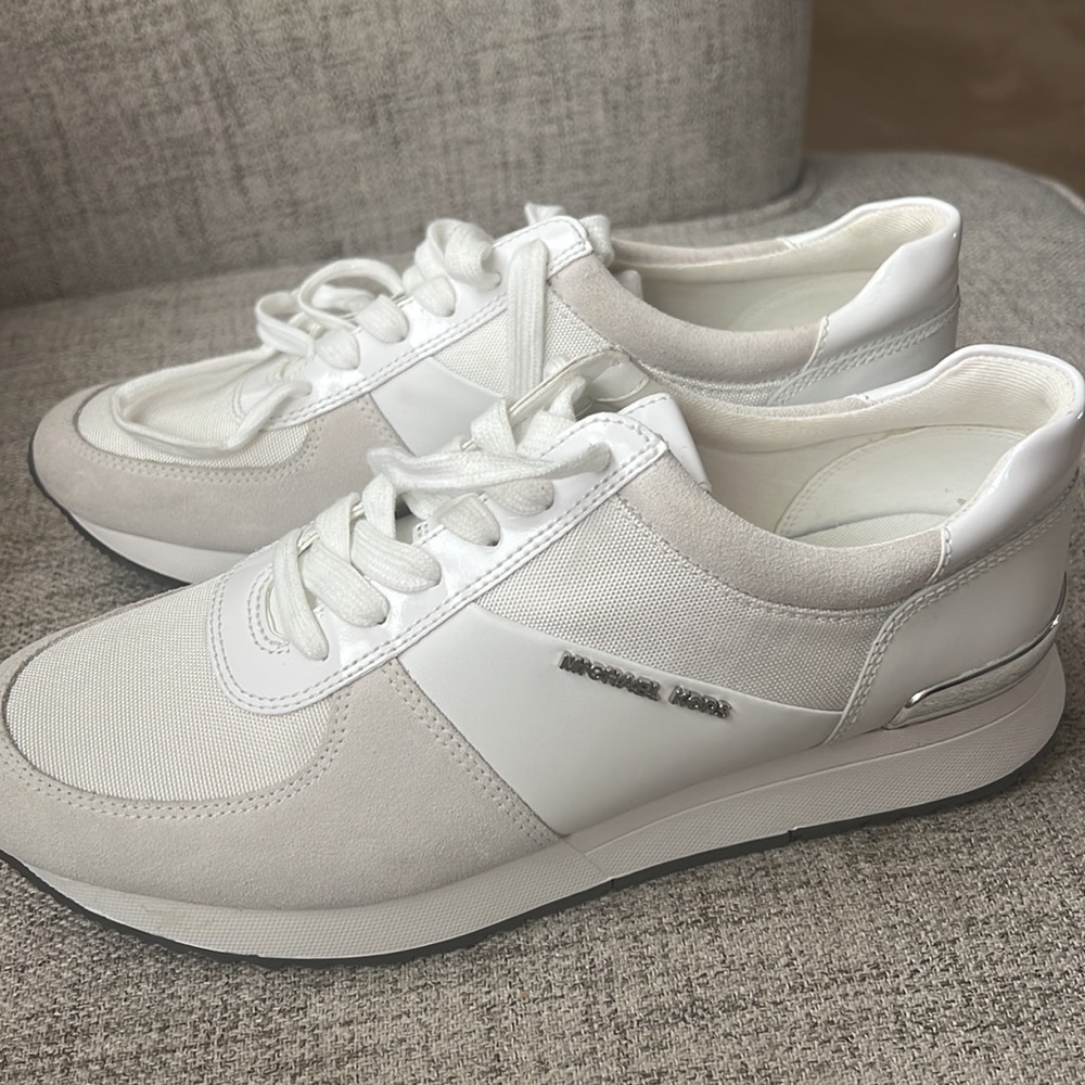 MICHAEL MICHAEL KORS. Allie Leather Sneaker BRAND NEW Color optic white size 8M - Picture 4 of 4